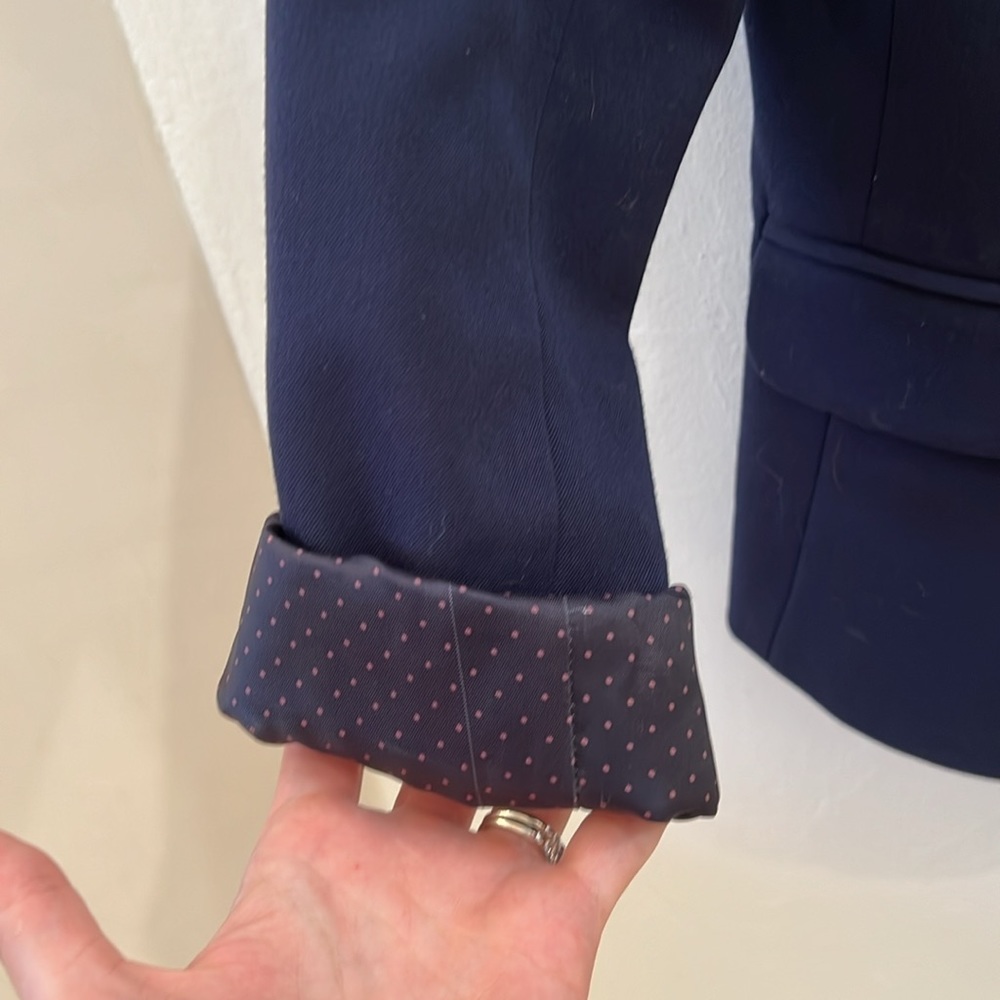 Gap Navy Slightly Cropped, Two Button Blazer Size… - image 5